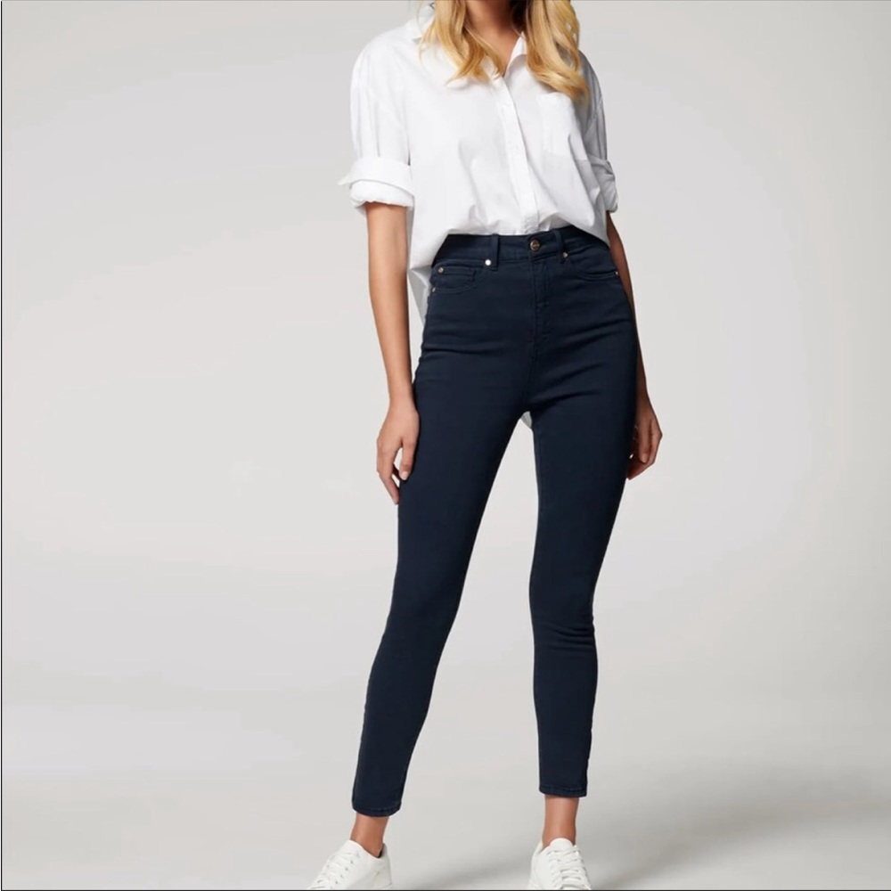 High-Rise Sculpting Crop Jeans